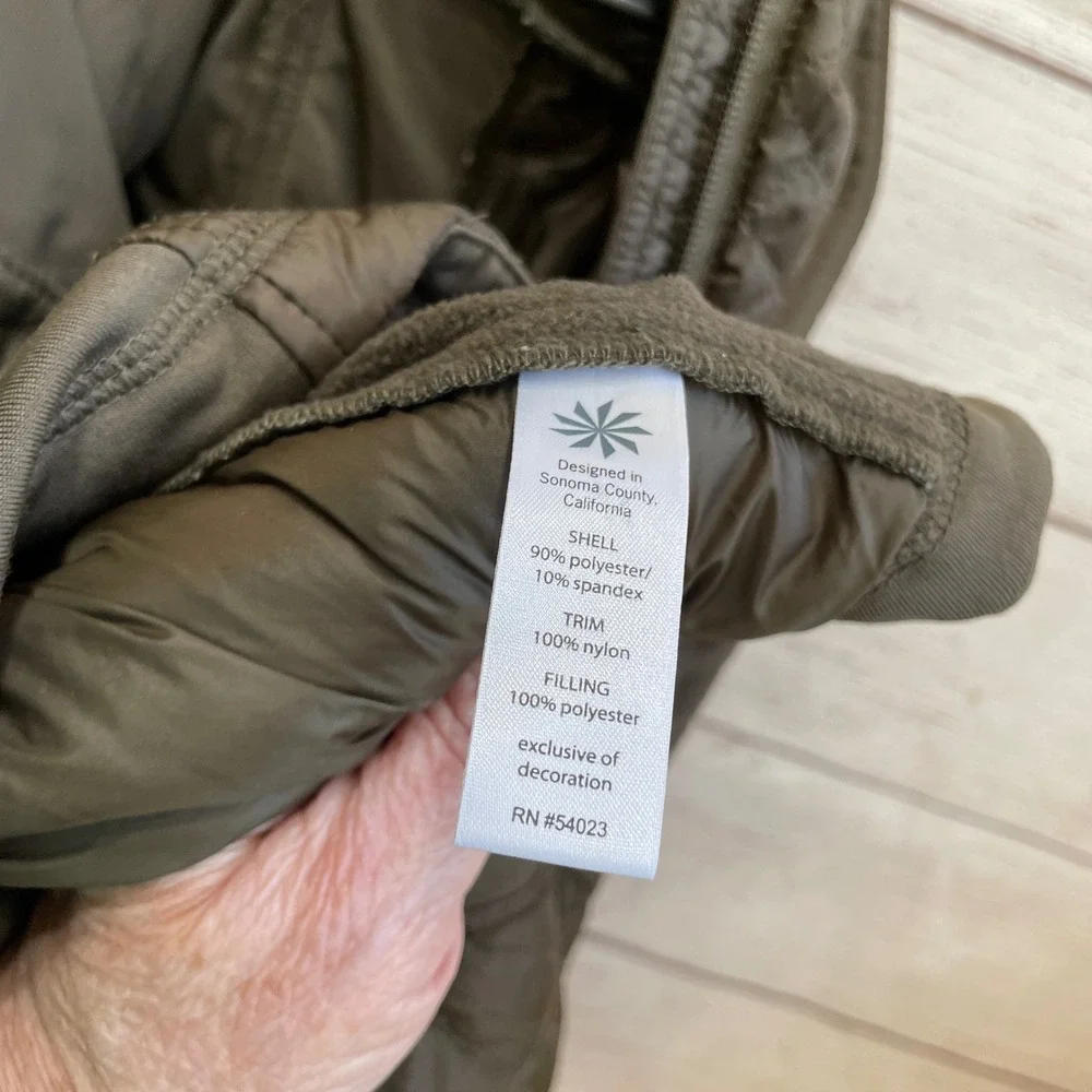 ATHLETA ROCK SPRINGS CYA PUFFER JACKET IN GREEN‎